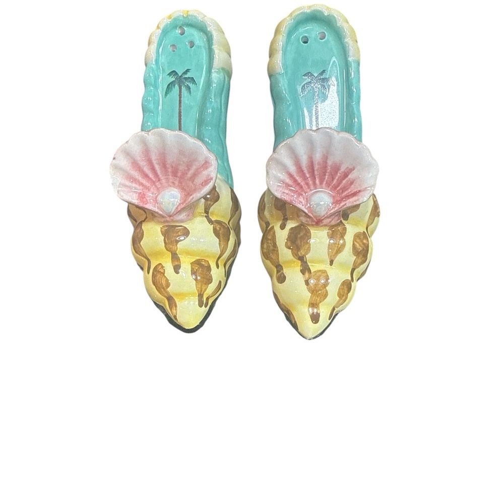 Pelzman’s Design For Vandor Tropical Shell Pumps Salt & Pepper Shakers
